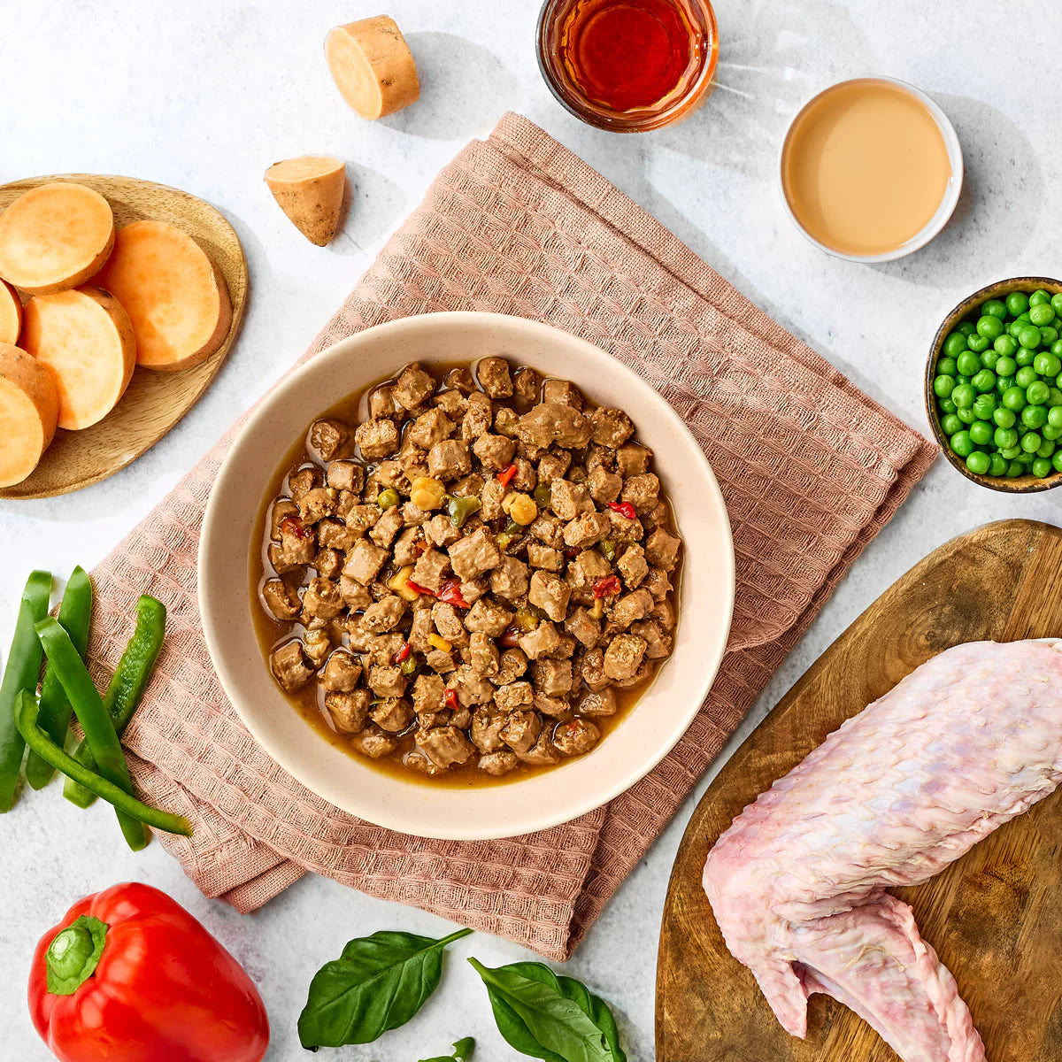 Naturo Canine Adult Nourriture en conserve pour chien Dinde avec fruits et légumes en sauce aux herbes