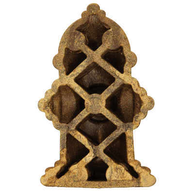 Red Barn mâche une bouche d'incendie pour taureaux